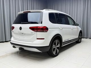 2023 Volkswagen Touran Cross L II, белый, 2284055 рублей, вид 4