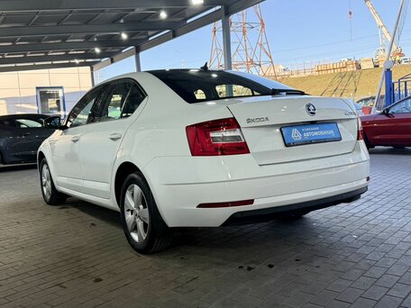 2019 Skoda Octavia III (A7) Рестайлинг, белый, 1489000 рублей, вид 3
