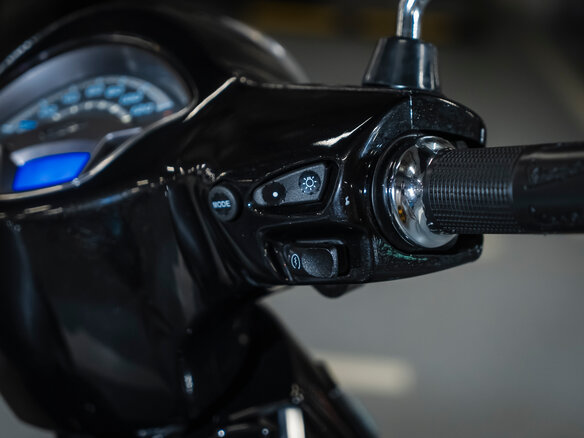 2025 Vespa LXV 125, чёрный, 500000 рублей - вид 27