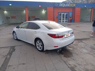 2017 Lexus ES 250 VI Рестайлинг, белый, 2300000 рублей, вид 5