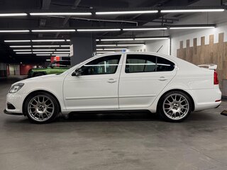 2012 Skoda Octavia RS II Рестайлинг, белый, 2100000 рублей, вид 3