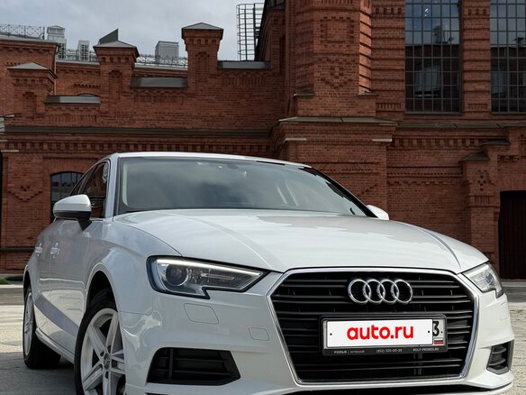 2017 Audi A3 III (8V) Рестайлинг, белый - вид 3