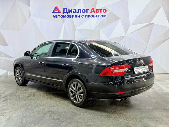 2014 Skoda Superb DSG II Рестайлинг, чёрный - вид 3
