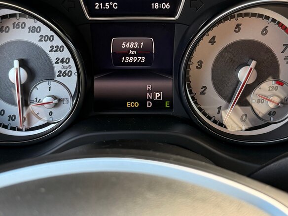 2014 Mercedes-Benz CLA 200 I (C117, X117), красный, 1500000 рублей - вид 13