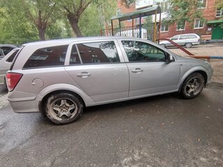 2012 Opel Astra H Рестайлинг, серебристый, 680000 рублей, вид 2