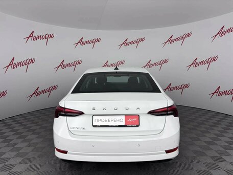 2021 Skoda Octavia IV (A8), белый, 2079000 рублей, вид 4