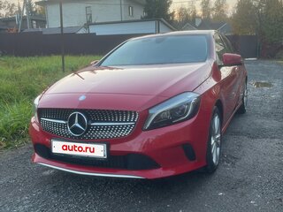 2017 Mercedes-Benz A-Класс 180 III (W176) Рестайлинг, красный, 1390000 рублей, вид 1