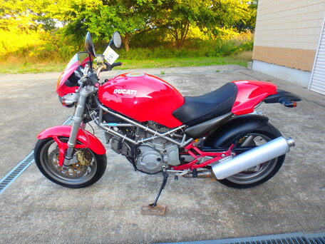 2001 Ducati Monster 900, красный, 280000 рублей, вид 1