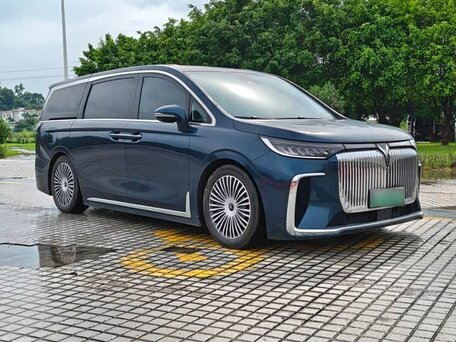 2025 Voyah Dream I, синий, 6000600 рублей, вид 4