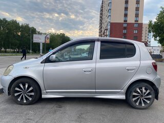 2000 Toyota Vitz I (P10), белый, 280000 рублей, вид 4