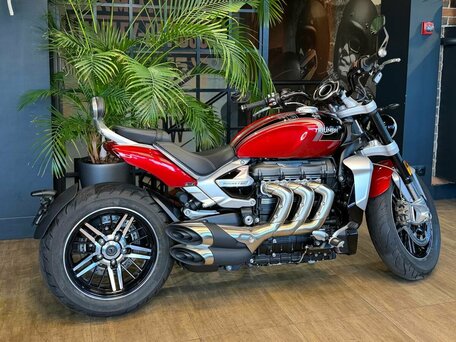 2023 Triumph Rocket 3, красный, 2990000 рублей, вид 5