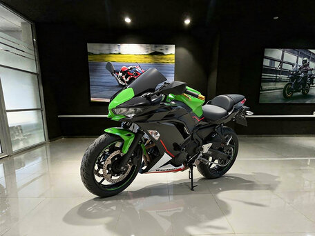 2021 Kawasaki Ninja 650, зелёный, 670000 рублей, вид 1
