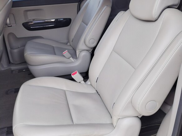 2019 Kia Carnival III, чёрный, 2878000 рублей - вид 22