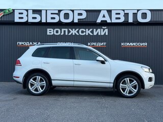 2012 Volkswagen Touareg II, белый, 2400000 рублей, вид 3