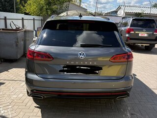 2020 Volkswagen Touareg III, серый, 5600000 рублей, вид 5