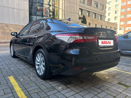 2018 Toyota Camry VIII (XV70), чёрный, 2290000 рублей, вид 4