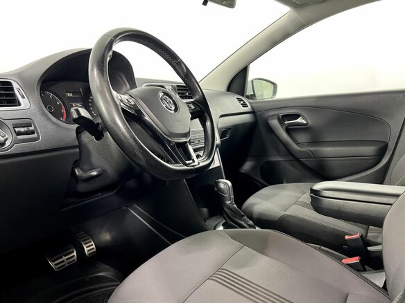 2016 Volkswagen Polo V Рестайлинг, белый - вид 9