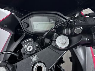 2015 Honda CBR 400R, красный, 550000 рублей, вид 3