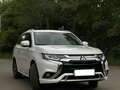 2022 Mitsubishi Outlander III Рестайлинг 3, белый - вид 2
