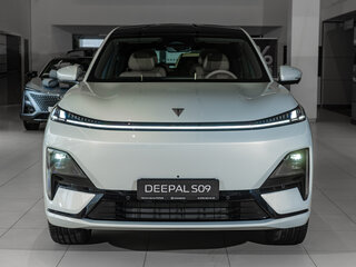 2026 Changan Deepal S09, серебристый, 7039900 рублей, вид 3