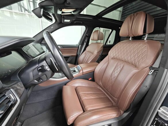 2021 BMW X5 M50i IV (G05/G18), серый, 8290000 рублей - вид 18