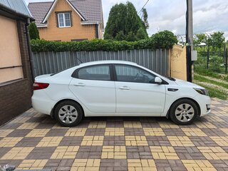 2015 Kia Rio III, белый, 1050000 рублей, вид 2