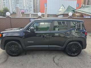 2017 Jeep Renegade I, чёрный, 1300000 рублей, вид 3