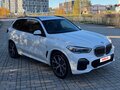 2019 BMW X5 30d IV (G05/G18), белый, 5680000 рублей - вид 1