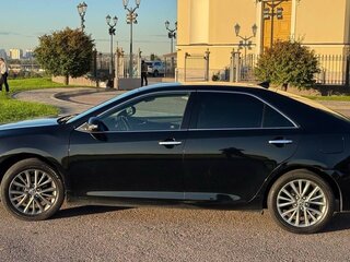 2017 Toyota Camry VII (XV50) Рестайлинг, чёрный, 1930000 рублей, вид 5
