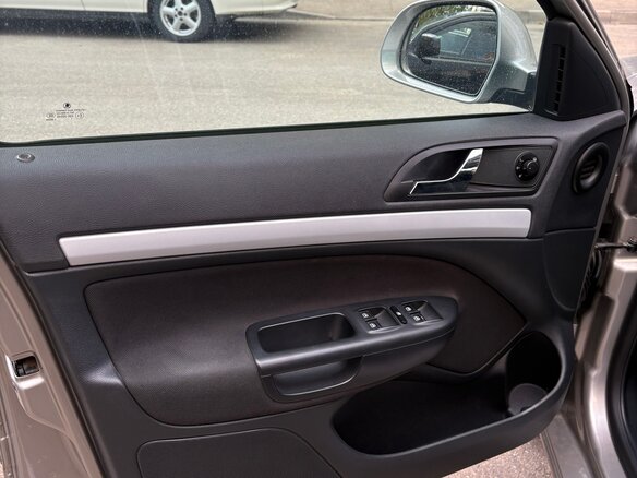 2011 Skoda Octavia II (A5) Рестайлинг, серый, 1100000 рублей - вид 6