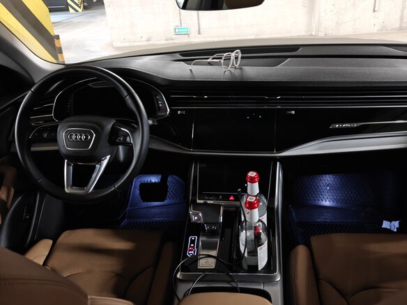 2023 Audi Q8 55 TFSI I (4M), бежевый, 8200000 рублей - вид 4