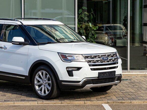 2018 Ford Explorer V Рестайлинг, белый, 2335000 рублей - вид 26
