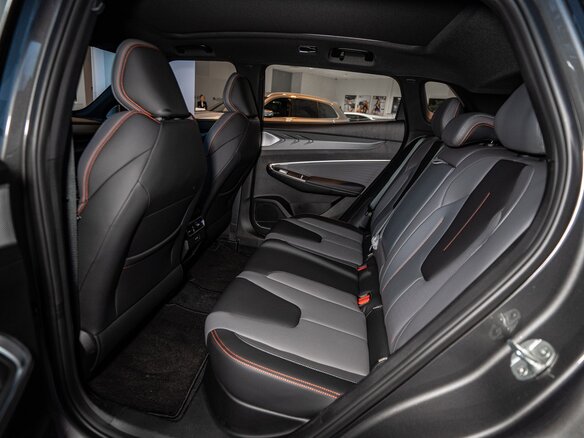 2026 Geely Cityray, серый, 3344990 рублей - вид 12