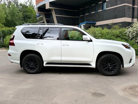 2021 Lexus GX 460 II Рестайлинг 2, белый, 7499000 рублей, вид 4