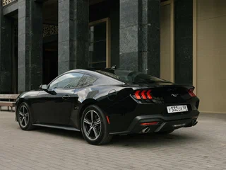 2023 Ford Mustang VII, чёрный, 4400000 рублей, вид 5