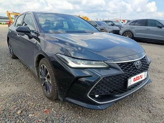 2022 Toyota Avalon V, чёрный, 3700000 рублей, вид 3
