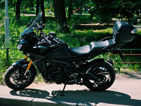 2017 Yamaha MT-09 Tracer (FJ-09), чёрный, 850000 рублей, вид 1