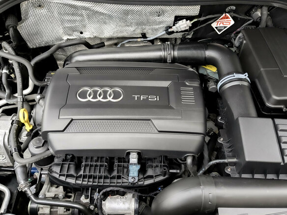 2017 Audi Q3 I (8U) Рестайлинг, чёрный, 2399000 рублей - вид 8
