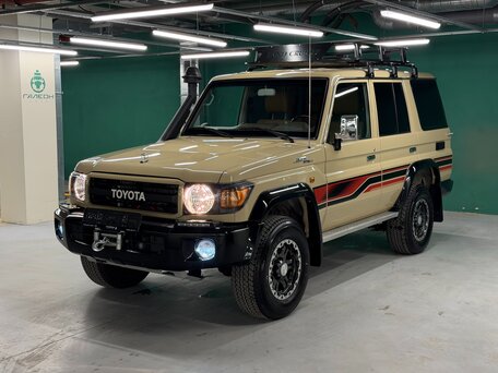 2022 Toyota Land Cruiser 76 70 Series Рестайлинг 1, бежевый, 8900000 рублей, вид 4