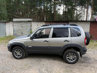 2012 Chevrolet Niva I Рестайлинг, серебристый, 470000 рублей, вид 4