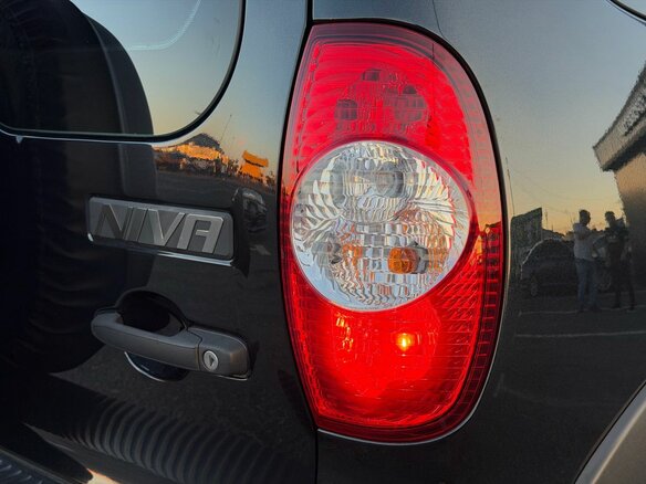 2020 Chevrolet Niva I Рестайлинг, чёрный, 860000 рублей - вид 6