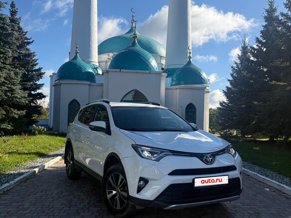 2018 Toyota RAV4 IV (XA40) Рестайлинг, белый - вид 2