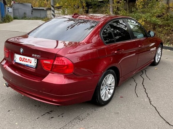 2011 BMW 3 серии 320i V (E90/E91/E92/E93) Рестайлинг, красный, 950000 рублей - вид 3