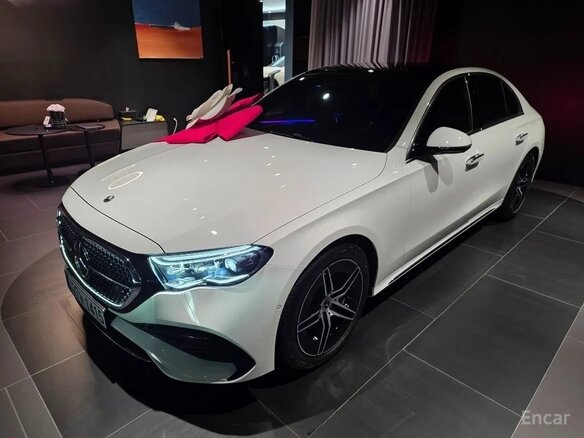 2026 Mercedes-Benz E-Класс 300 VI (W214, S214), белый - вид 5