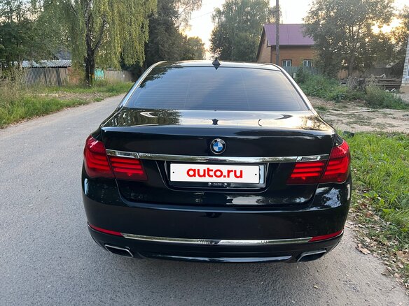 2013 BMW 7 серии Long 740Li xDrive V (F01/F02/F04) Рестайлинг, чёрный, 2500000 рублей - вид 4