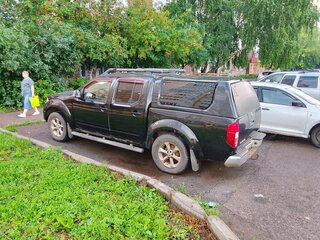 2008 Nissan Navara (Frontier) III (D40), чёрный, 700000 рублей, вид 4