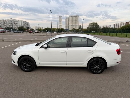 2020 Skoda Octavia III (A7) Рестайлинг, белый, 1999000 рублей, вид 3