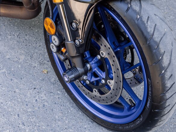 2022 Yamaha MT-09 (FZ-09), серебристый, 1075000 рублей - вид 15