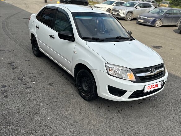 2017 Lada (ВАЗ) Granta I, белый, 500000 рублей - вид 2