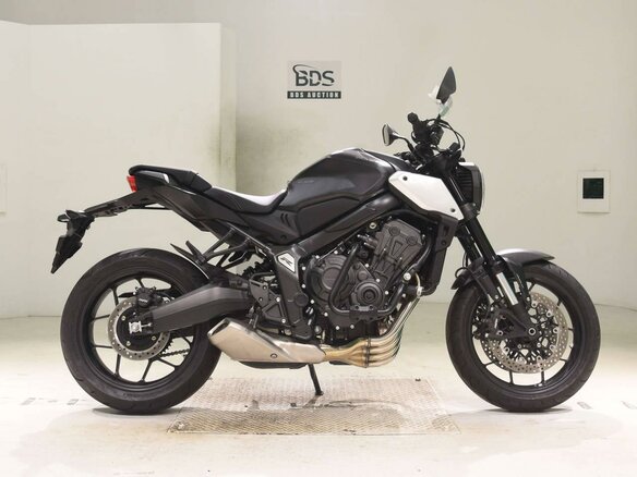 2023 Honda CB 650R, серый, 1099000 рублей - вид 1